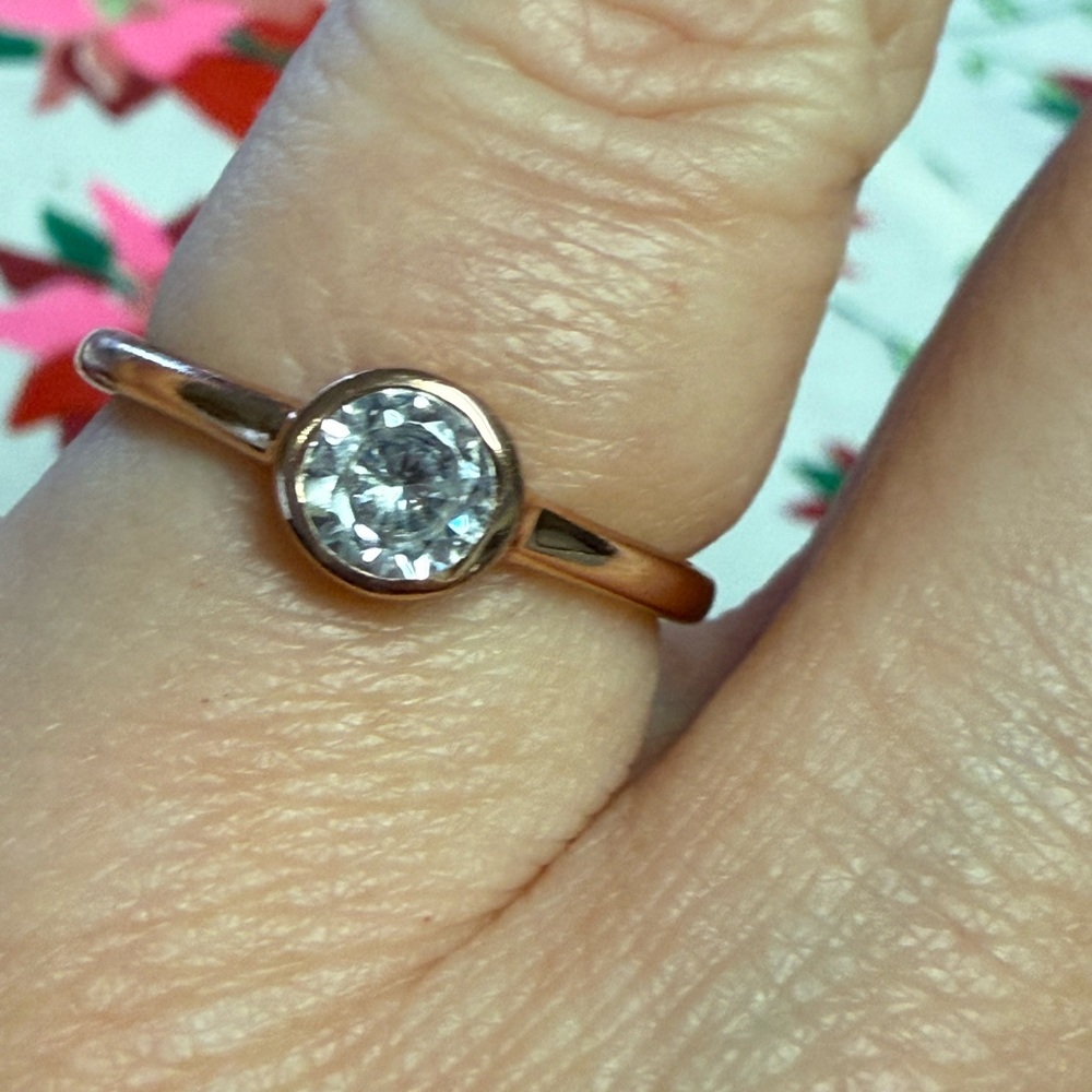 Gorgeous Melinda Maria Rose Gold Ring with CZ size 7
